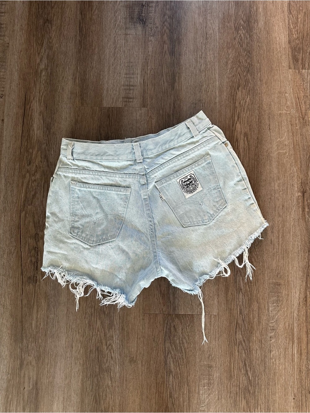 Light Wash Levi’s Distressed Denim Women’s Shorts